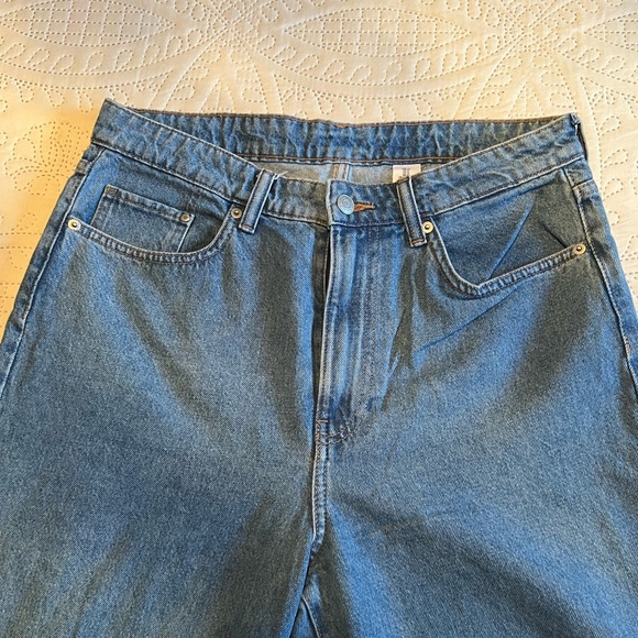 H&M Loose Mom Jeans - Picture 2 of 5